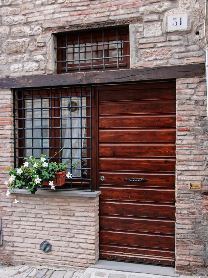 Апартаменты Casa Armanni - La Tua Casa Di Pietra Губбио Экстерьер фото